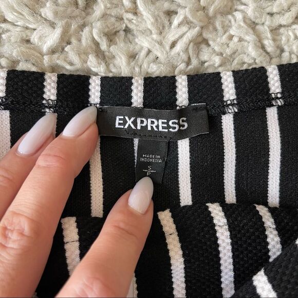 Express mini skirt - Picture 3 of 6